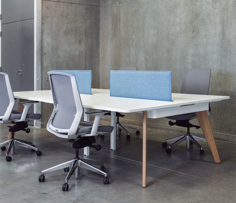 Silla Nimbo con apoyabrazos base blanca - Manifesto Design Store